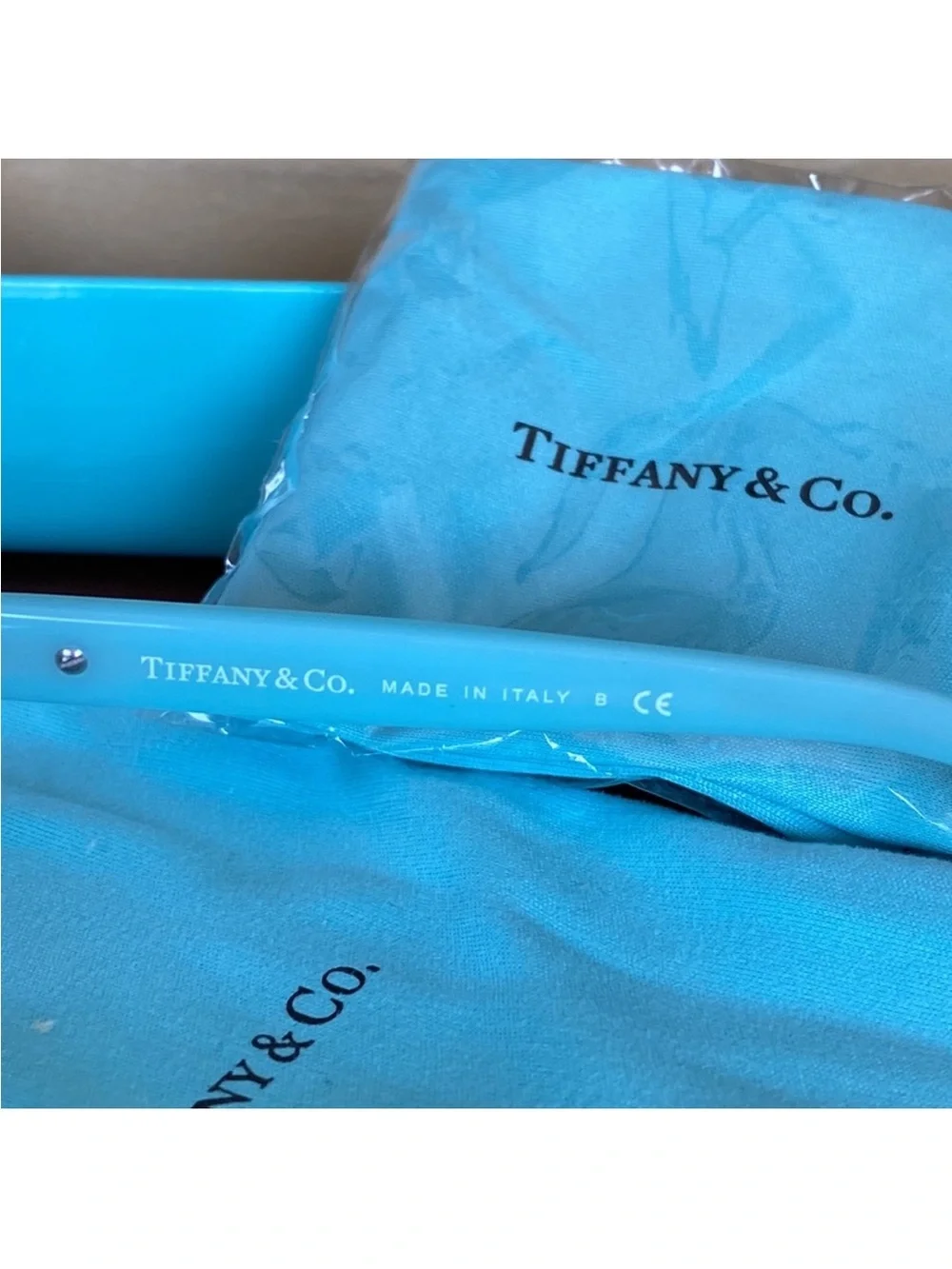 Tiffany & Co. beautiful reposhing